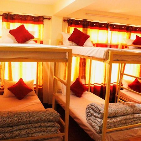 Mountain Backpackers Hostel Катманду Экстерьер фото
