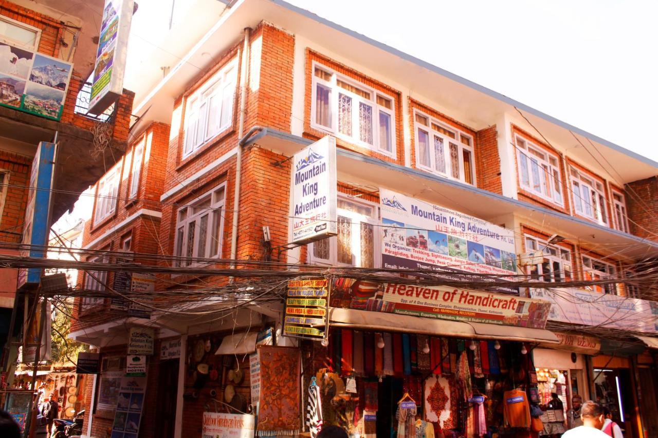 Mountain Backpackers Hostel Катманду Экстерьер фото