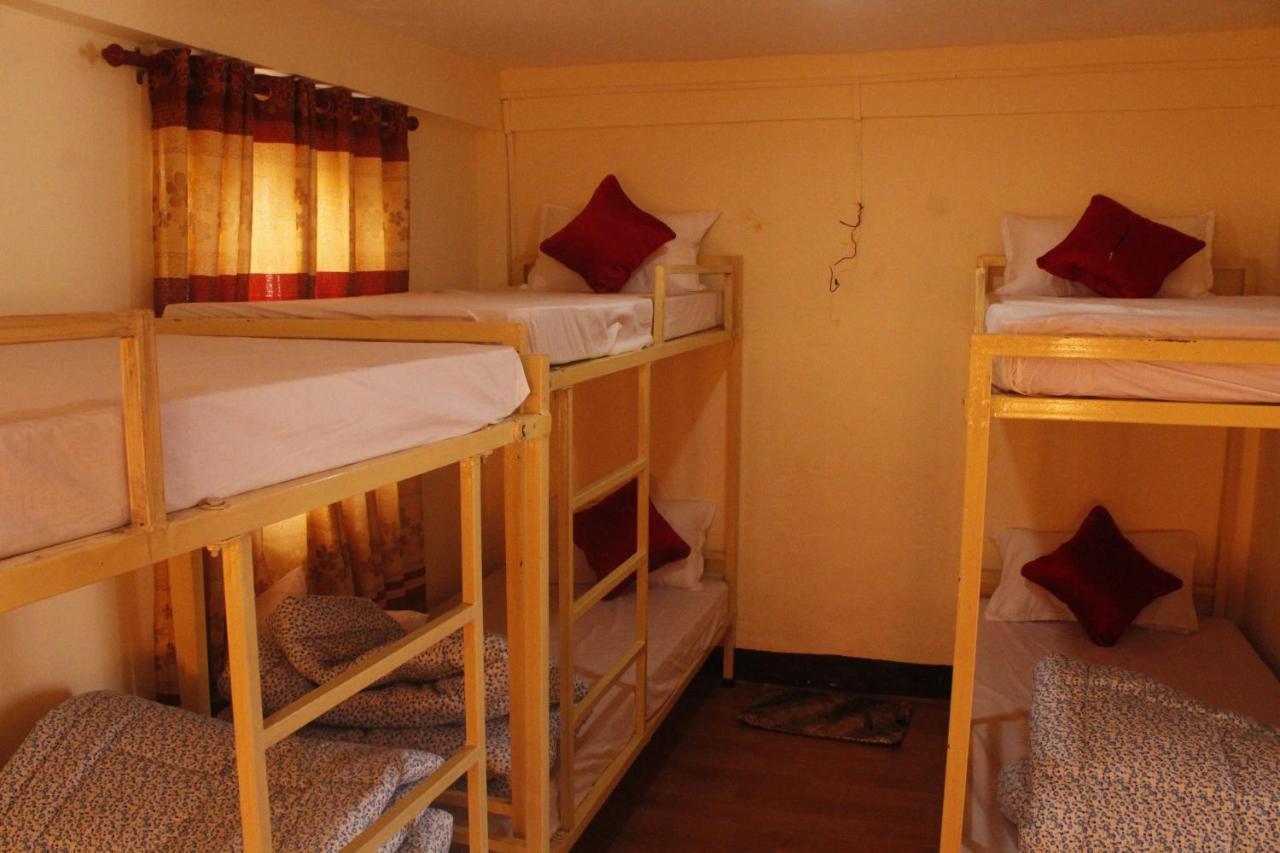 Mountain Backpackers Hostel Катманду Экстерьер фото