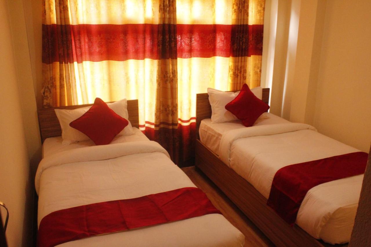 Mountain Backpackers Hostel Катманду Экстерьер фото